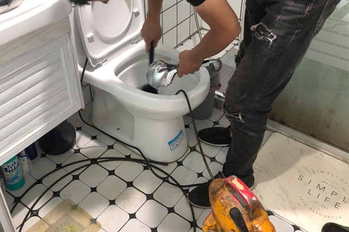 和县马桶堵塞自己疏通还是找师傅？专业上门服务让你省时更省心